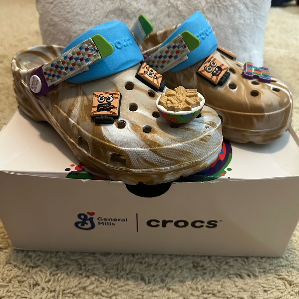 Crocs Kids Clogs in Tan and Blue